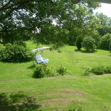 Le Mesnil De * Creances