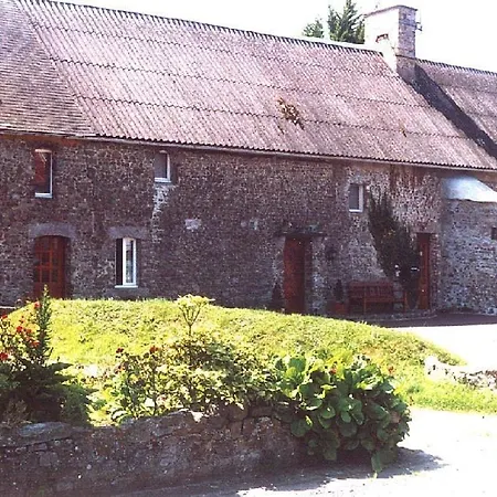 Le Mesnil De Bed & Breakfast