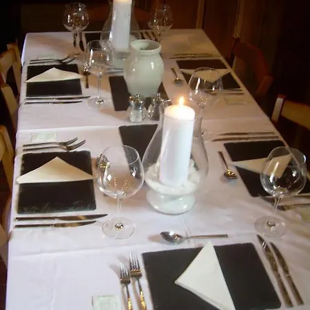 Le Mesnil De