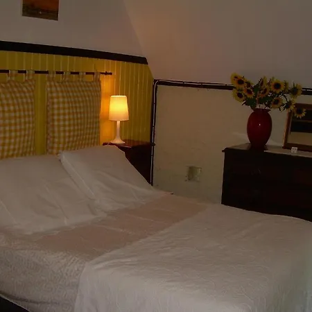 Le Mesnil De Bed & Breakfast