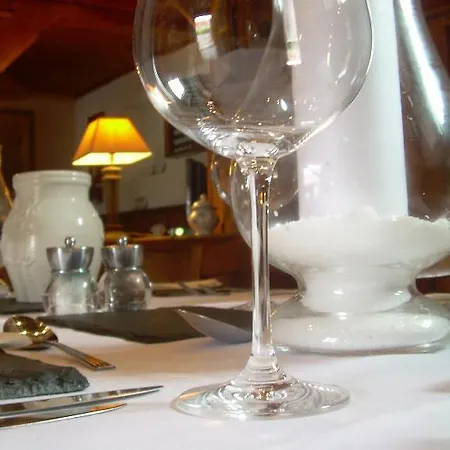 Le Mesnil De *